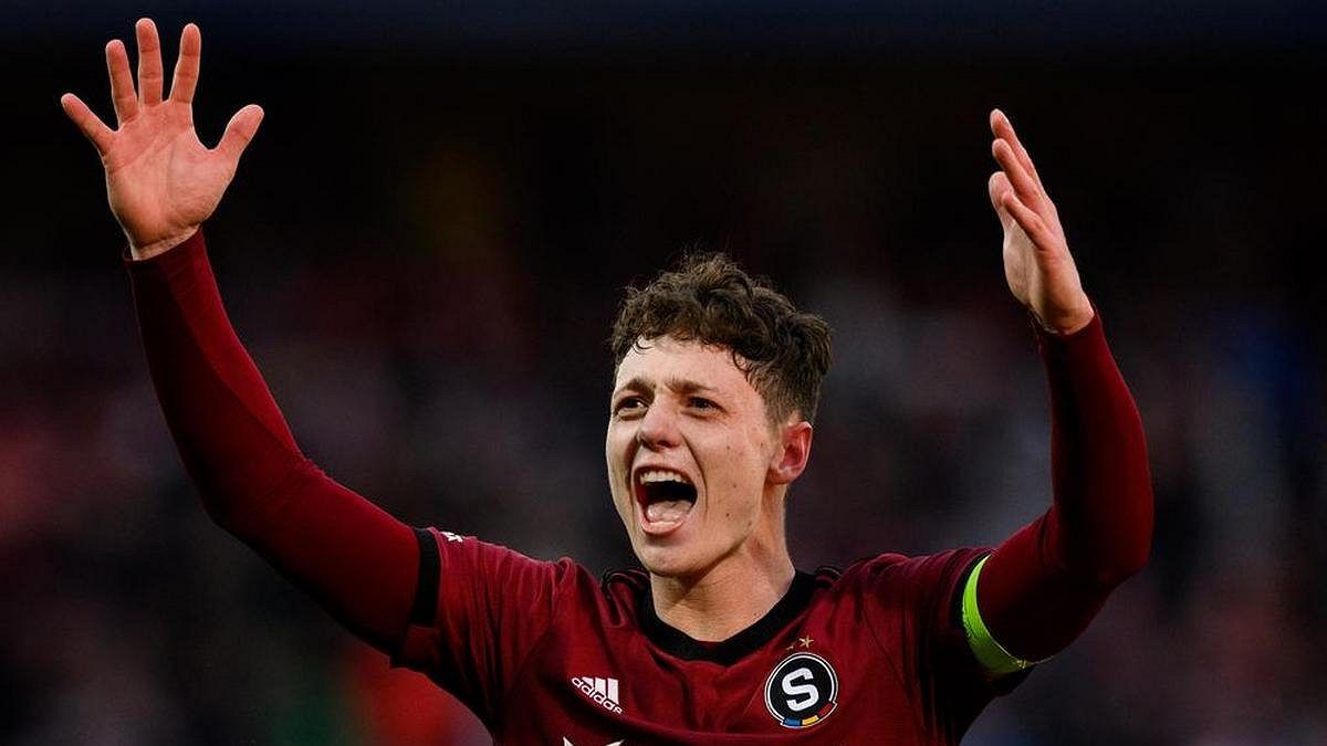 Nejlepším útočníkem fotbalové ligy byl zvolen Řezníček, záložníkem Krejčí